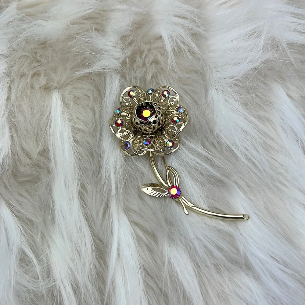 1960's Sarah Coventry flower brooch - Picture 1 of 9